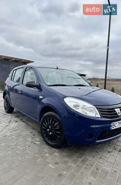 Хетчбек Dacia Sandero 2009 в Золочеві