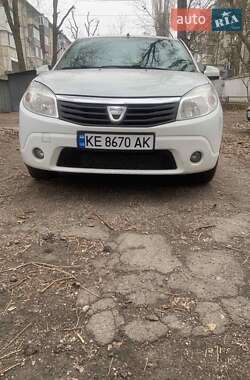 Хетчбек Dacia Sandero 2012 в Дніпрі