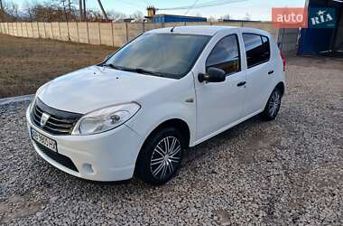 Хэтчбек Dacia Sandero 2009 в Браиловом