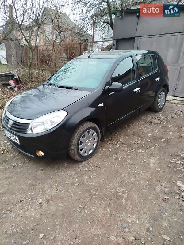 Хетчбек Dacia Sandero 2009 в Харкові