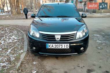 Хэтчбек Dacia Sandero 2010 в Кривом Роге