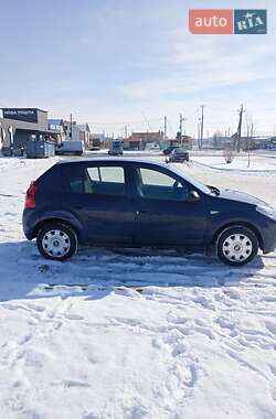 Хэтчбек Dacia Sandero 2009 в Буче