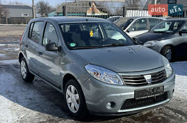 Хетчбек Dacia Sandero 2008 в Чернігові