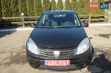 Хетчбек Dacia Sandero 2011 в Чернігові