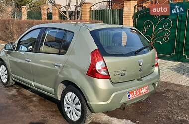 Хэтчбек Dacia Sandero 2009 в Чернигове