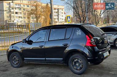 Хетчбек Dacia Sandero 2010 в Львові