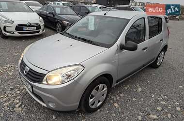 Хэтчбек Dacia Sandero 2011 в Ровно