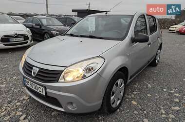 Хэтчбек Dacia Sandero 2011 в Ровно