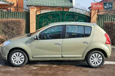 Хетчбек Dacia Sandero 2009 в Чернігові