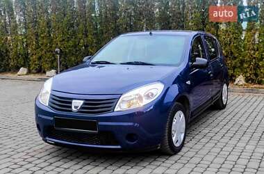 Хетчбек Dacia Sandero 2009 в Хмельницькому