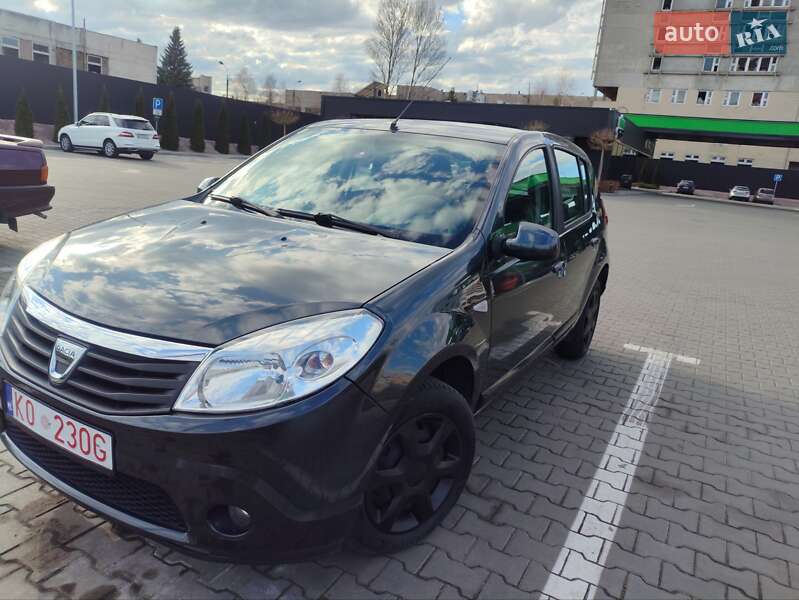 Хэтчбек Dacia Sandero 2012 в Черкассах