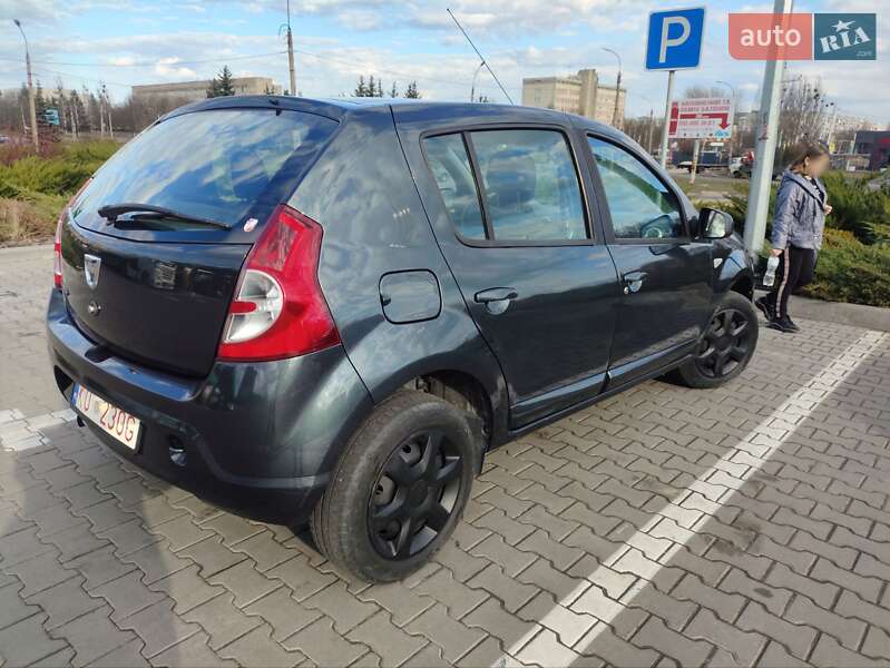 Хэтчбек Dacia Sandero 2012 в Черкассах