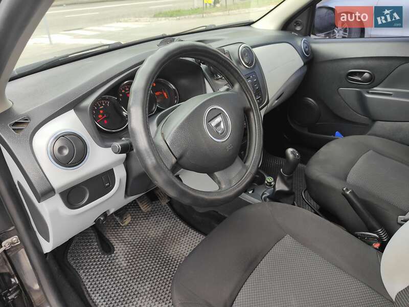 Хэтчбек Dacia Sandero 2014 в Киеве