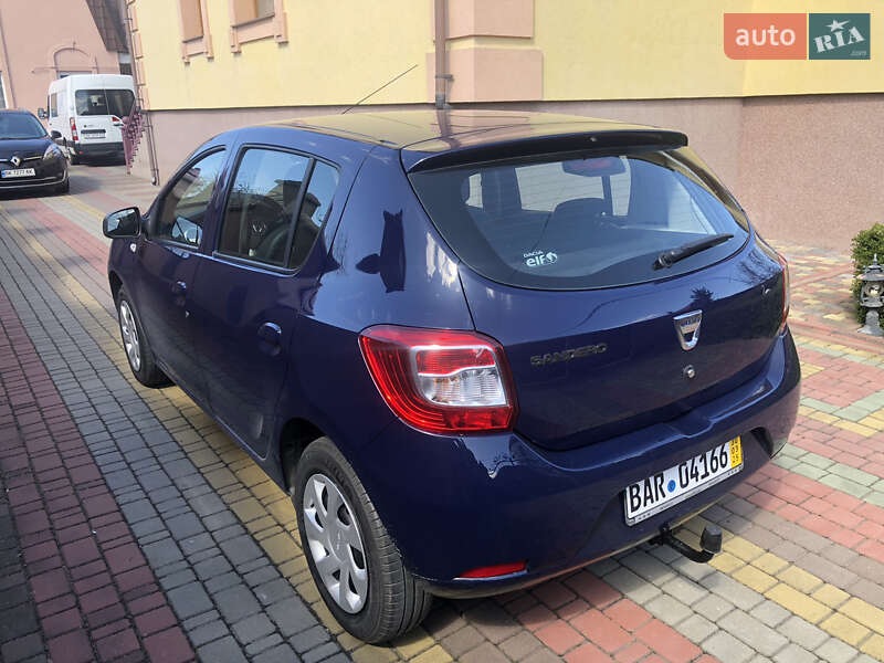 Хэтчбек Dacia Sandero 2014 в Ровно