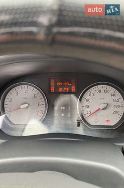 Хэтчбек Dacia Sandero 2009 в 