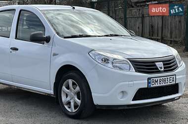 Хэтчбек Dacia Sandero 2010 в 
