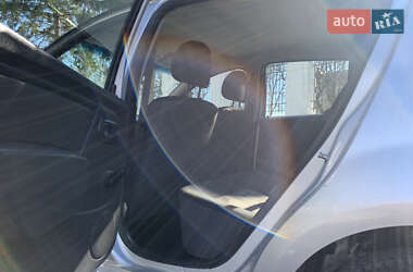 Хэтчбек Dacia Sandero 2008 в 