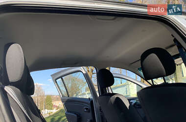 Хэтчбек Dacia Sandero 2008 в 