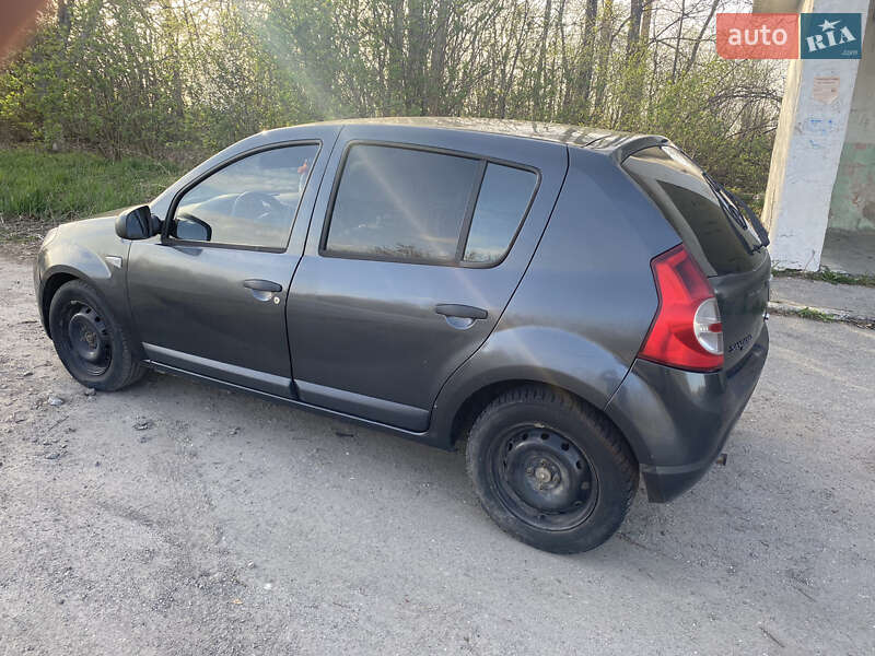 Хетчбек Dacia Sandero 2009 в Шепетівці