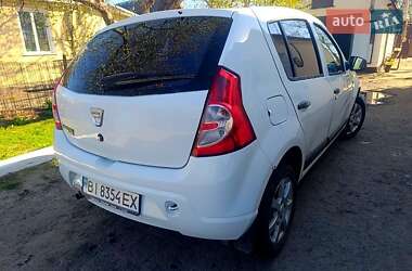 Хэтчбек Dacia Sandero 2009 в 