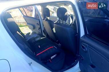 Хэтчбек Dacia Sandero 2009 в 