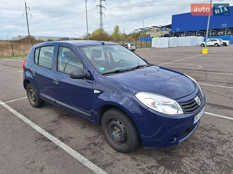 Хетчбек Dacia Sandero 2009 в Рівному