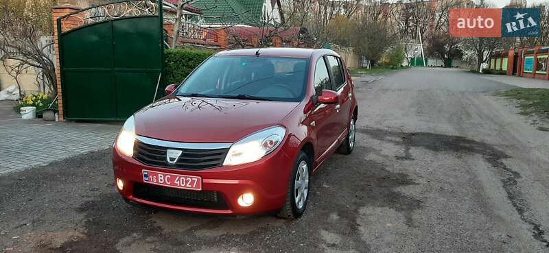 Dacia Sandero 2011