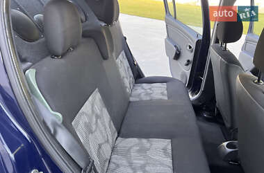 Хетчбек Dacia Sandero 2010 в 