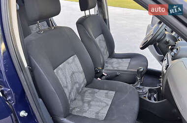 Хетчбек Dacia Sandero 2010 в 