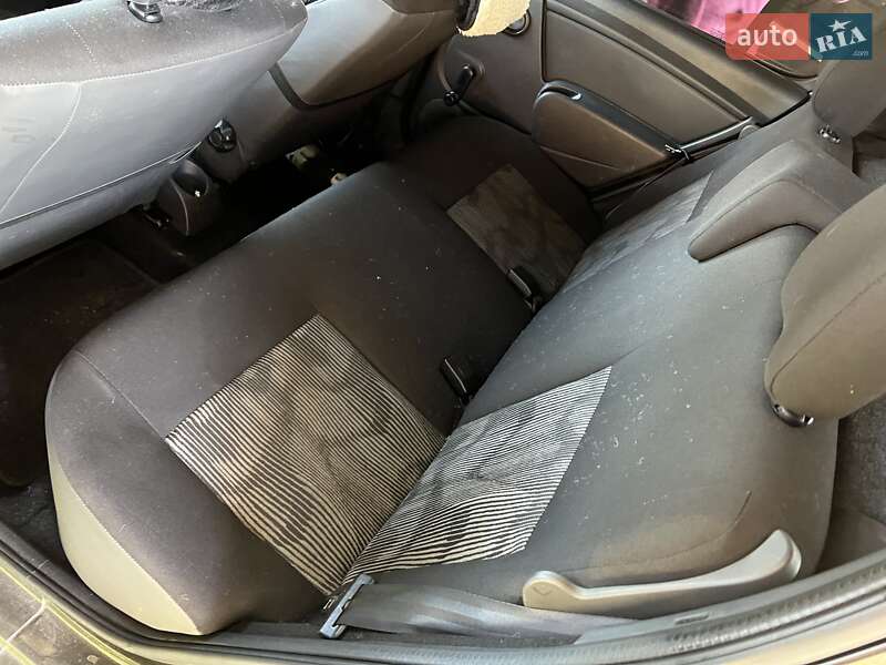 Хэтчбек Dacia Sandero 2011 в Камне-Каширском