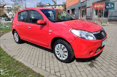 Хетчбек Dacia Sandero 2009 в Чернігові