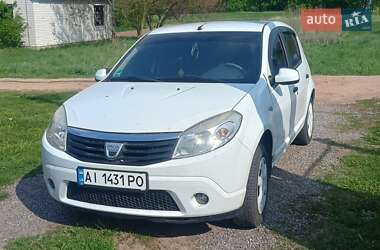 Хэтчбек Dacia Sandero 2008 в 