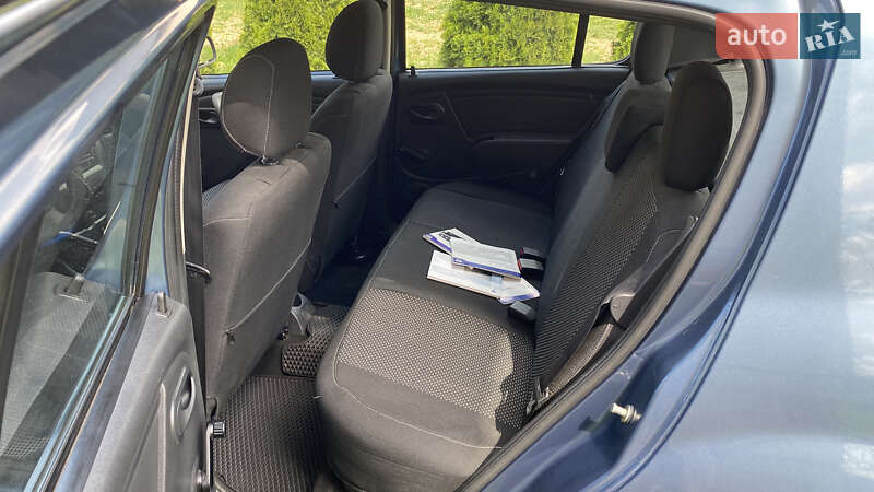 Хэтчбек Dacia Sandero 2008 в Берегово