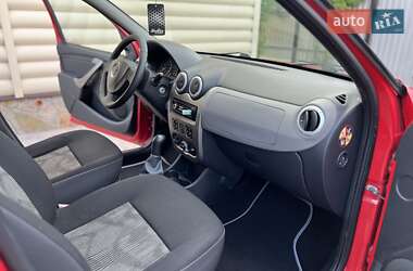 Хэтчбек Dacia Sandero 2009 в 
