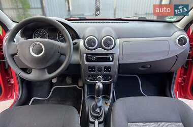 Хэтчбек Dacia Sandero 2009 в 