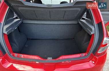 Хэтчбек Dacia Sandero 2009 в 