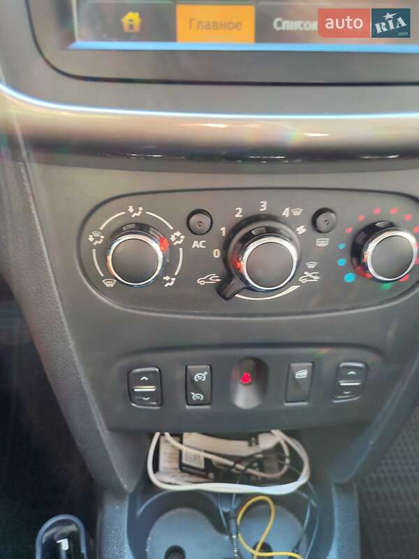 Хетчбек Dacia Sandero 2014 в Одесі