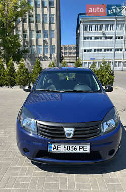Хетчбек Dacia Sandero 2009 в 
