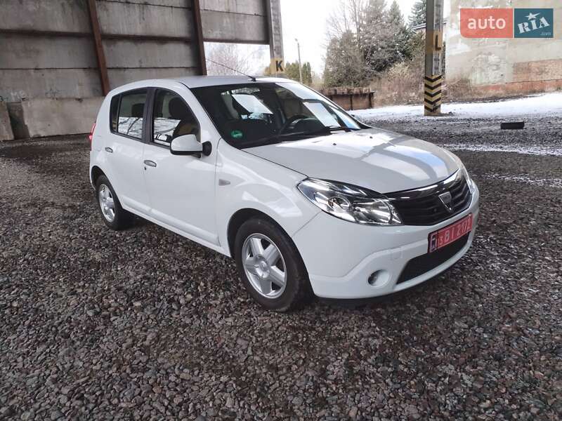 Хэтчбек Dacia Sandero 2008 в Луцке фото 3 Хэтчбек Dacia Sandero 2008 в Луцке