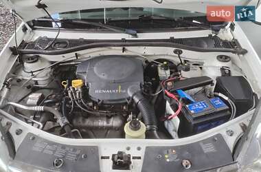 Хэтчбек Dacia Sandero 2008 в 