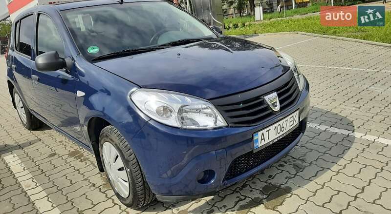 Хэтчбек Dacia Sandero 2012 в Калуше