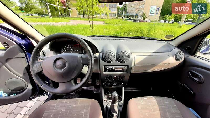 Хэтчбек Dacia Sandero 2012 в Калуше