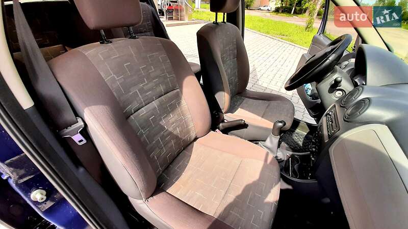 Хэтчбек Dacia Sandero 2012 в Калуше