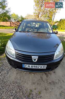 Хетчбек Dacia Sandero 2008 в Черкасах