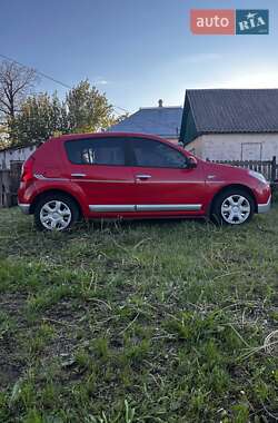 Хетчбек Dacia Sandero 2010 в 