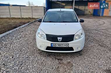 Хетчбек Dacia Sandero 2009 в 