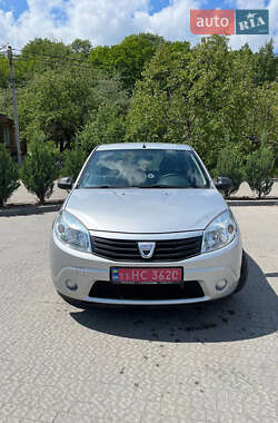 Хэтчбек Dacia Sandero 2011 в Полтаве
