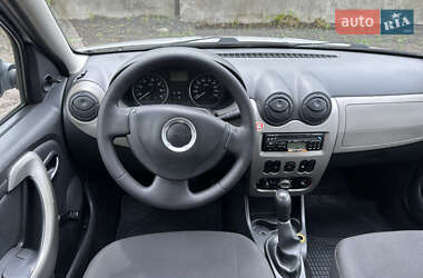 Хэтчбек Dacia Sandero 2009 в 