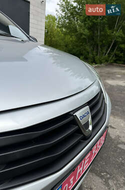 Хэтчбек Dacia Sandero 2009 в 