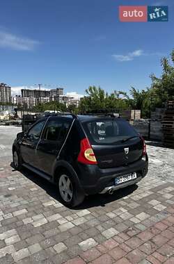 Хетчбек Dacia Sandero 2010 в 